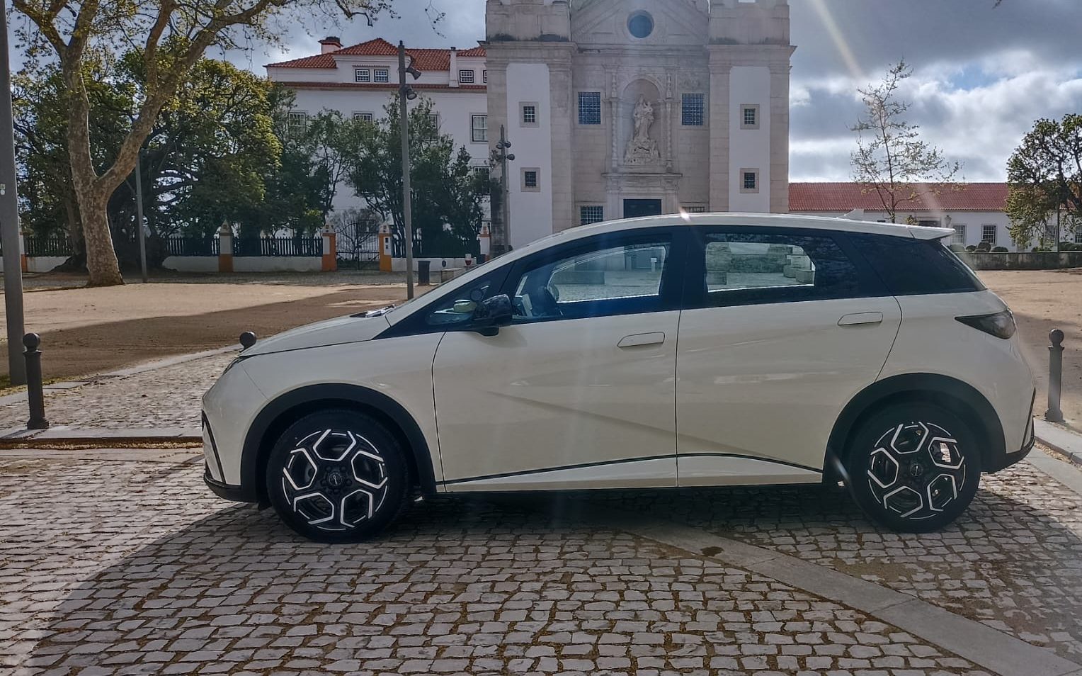 BYD PORTUGAL TOUR TRANSFERS